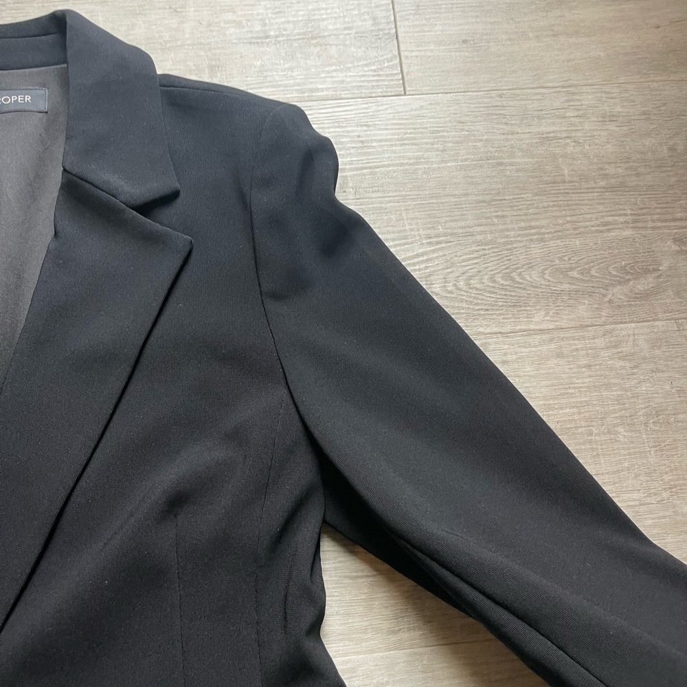 Boston Proper Black Blazer - Picture 5 of 8